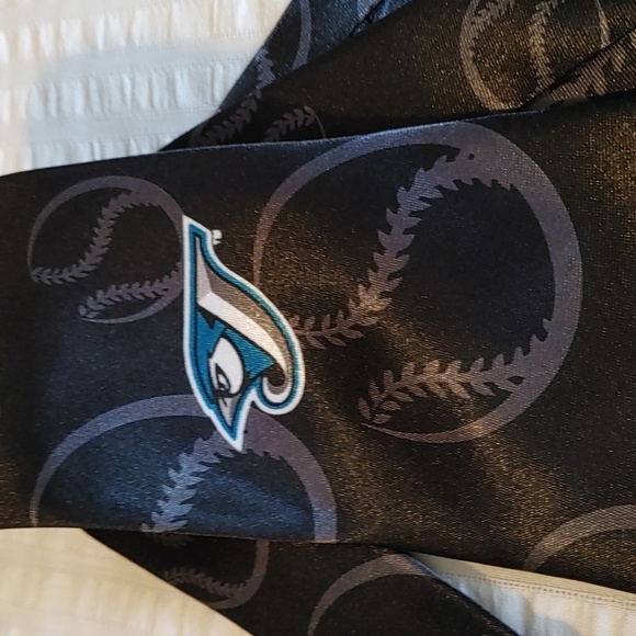 Toronto Blue Jays Black & Gray Tie - Picture 4 of 6